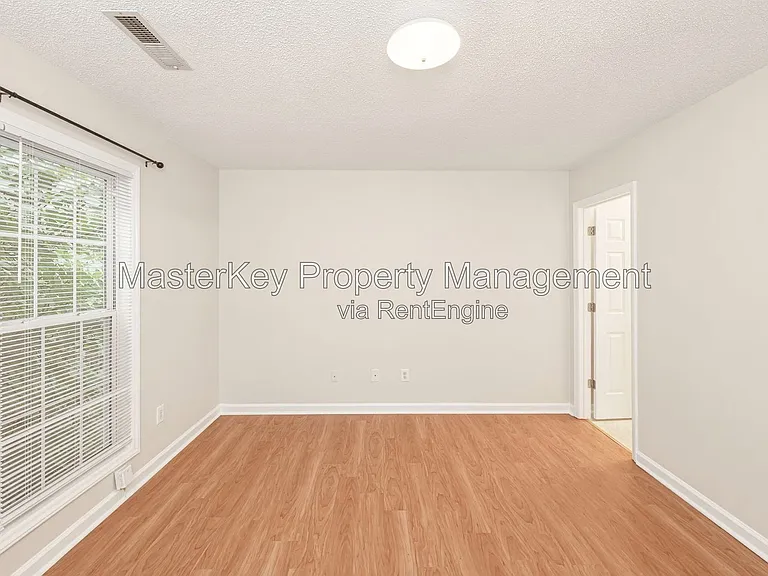 6307 Forest Ridge Dr — Photo 32