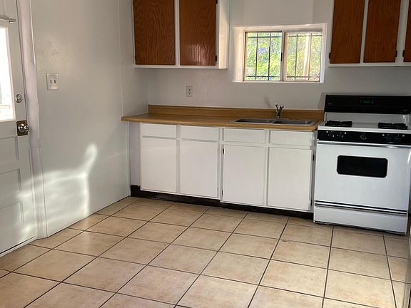 2nd image of 1661 Atrisco Dr SW #C