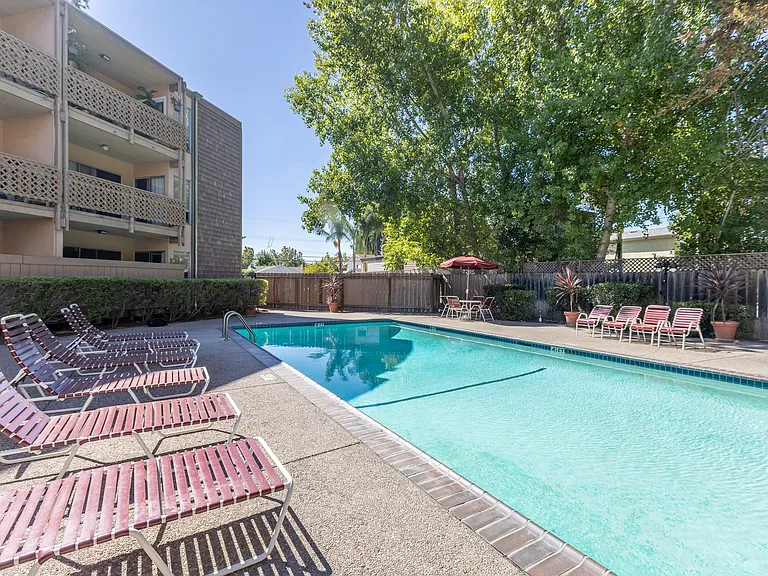 1515 The Glens Apartments — Photo 25