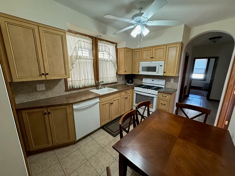 221-223 Patterson St #1 — Photo 11
