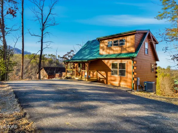 586 Chickasaw Gap Way, Pigeon Forge, TN 37863