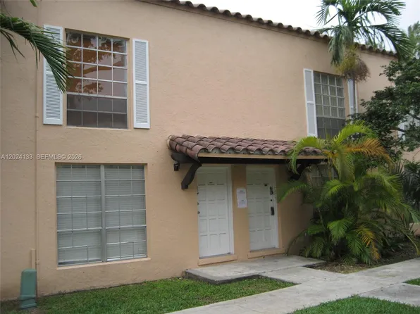 10806 N Kendall Dr APT P26, Miami, FL 33176