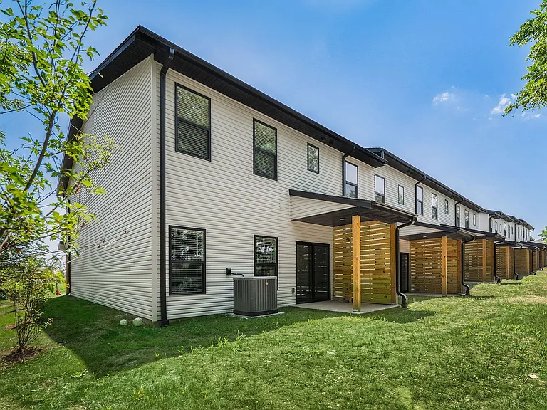 2191 W Parkview Ave — Photo 27