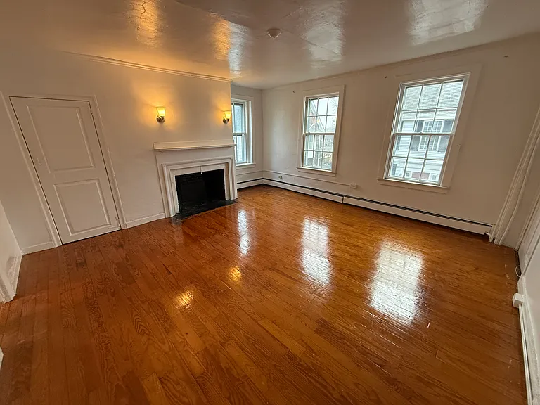 18 Leyden St #2E — Photo 2