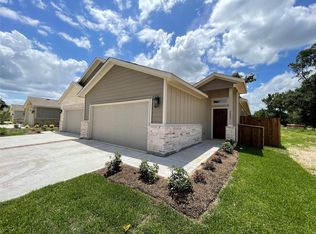 9801 Grosbeak Ln, Magnolia, TX 77354