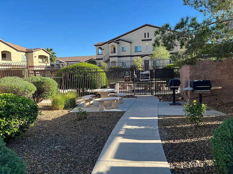 2291 W Horizon Ridge Pkwy #4222 — Photo 27