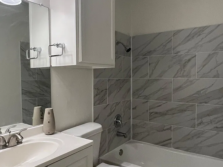 1226 Orchard Park Cir — Photo 3