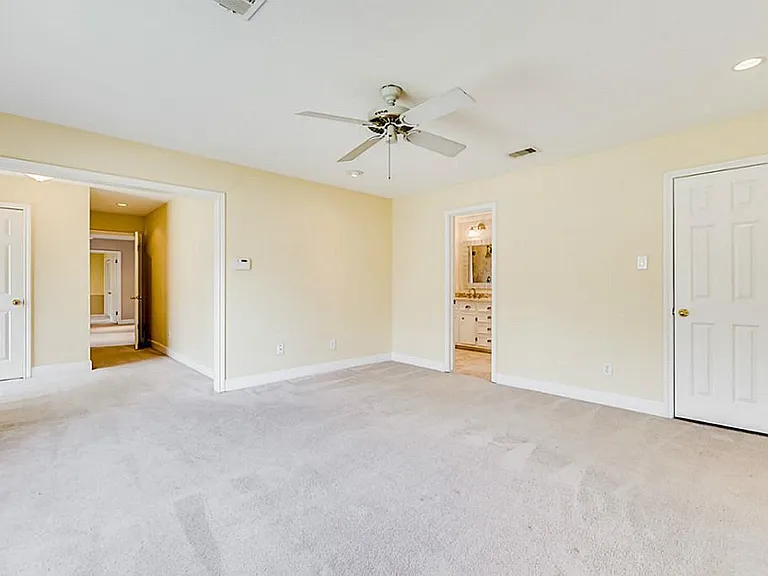 15203 Camelback Ct — Photo 16