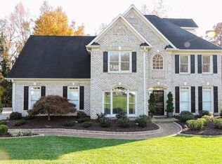3601 Timberoak Dr, Greensboro, NC 27410