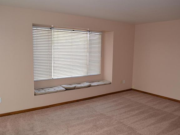 3rd image of 601 E Port Au Prince Ln