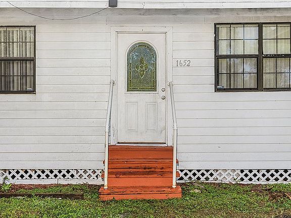 5th image of 1652 Lake Ave