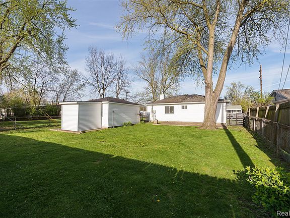 4th image of 366 S Harris Rd