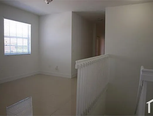 15610 SW 11th Ter — Photo 10