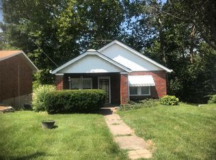 2706 Grovelin St, Godfrey, IL 62035