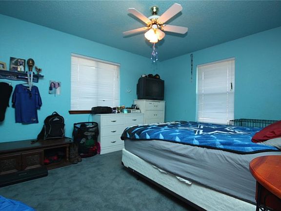 5th image of 1239 Mineola St