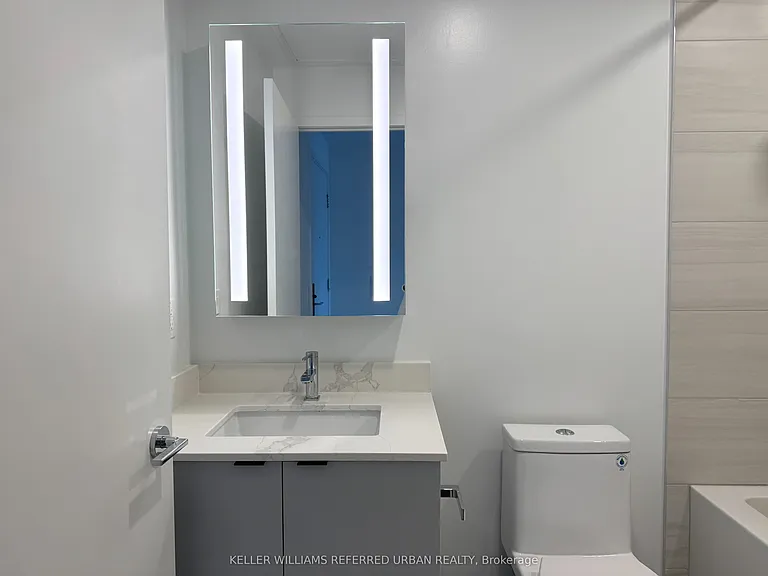 285 Dufferin St #727 — Photo 10