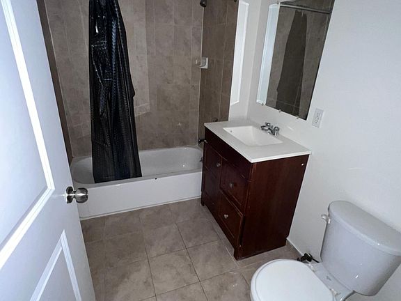 5th image of 36 Montgomery Ave #A