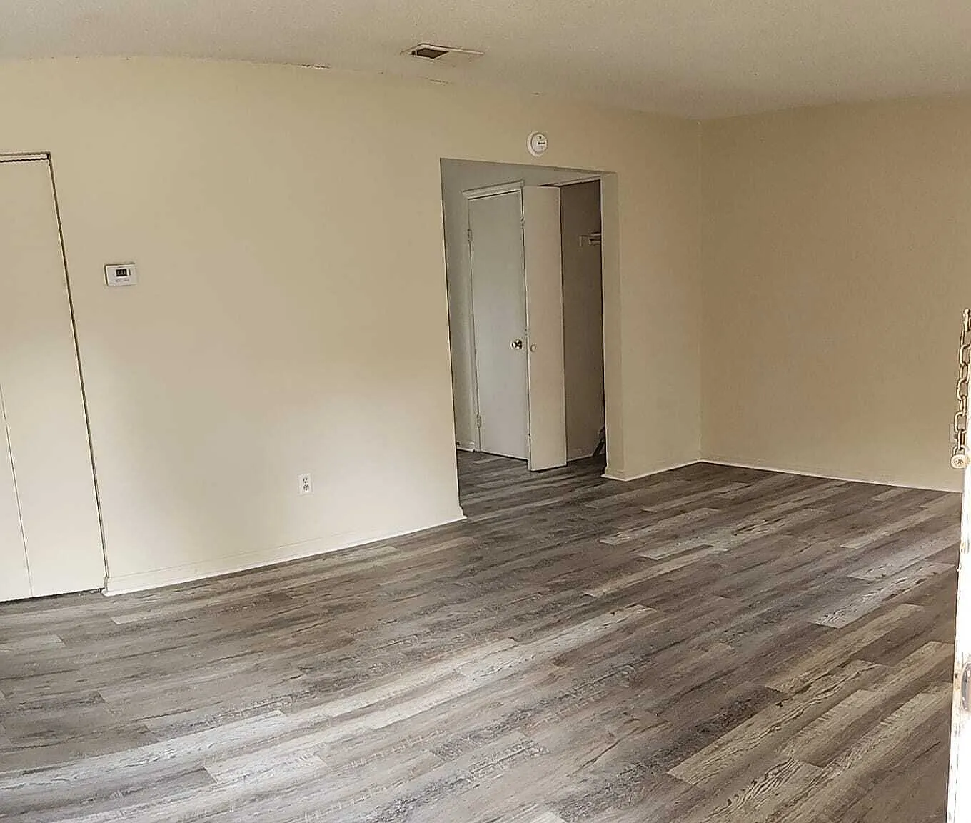138 Pointe South Drive - C — Photo 1