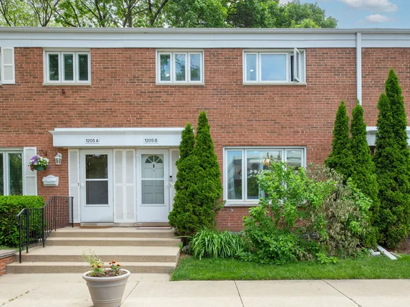 1205 Peterson Ave Unit B, Park Ridge, IL 60068