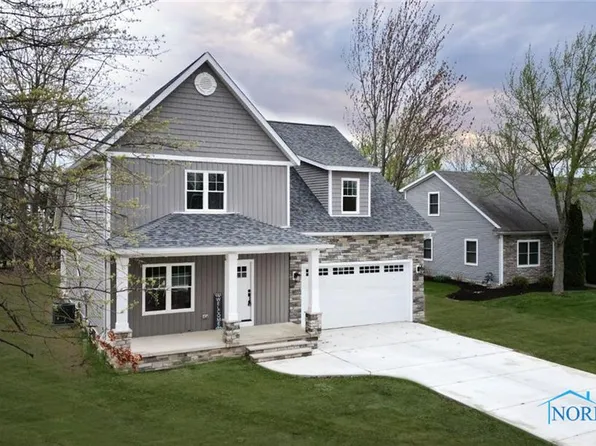 1098 Lost Lake Rd, Pt Clinton, OH 43452