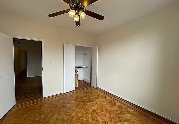 4th image of 1913 Kings Hwy #3