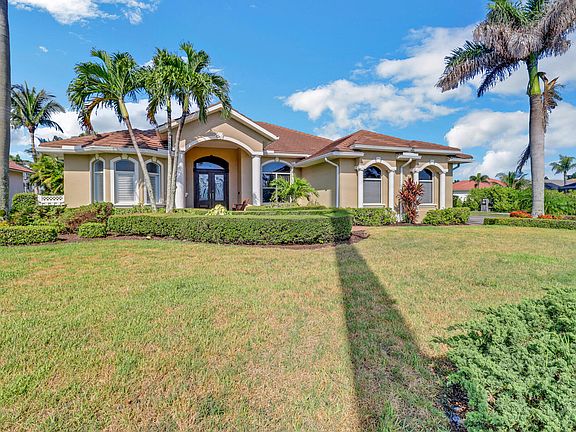 3rd image of 1075 Goldenrod Ave