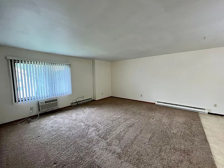 1010 Sawyer Dr — Photo 12