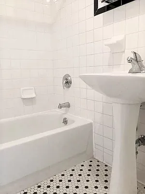 Rented by City Connections Realty | media 9