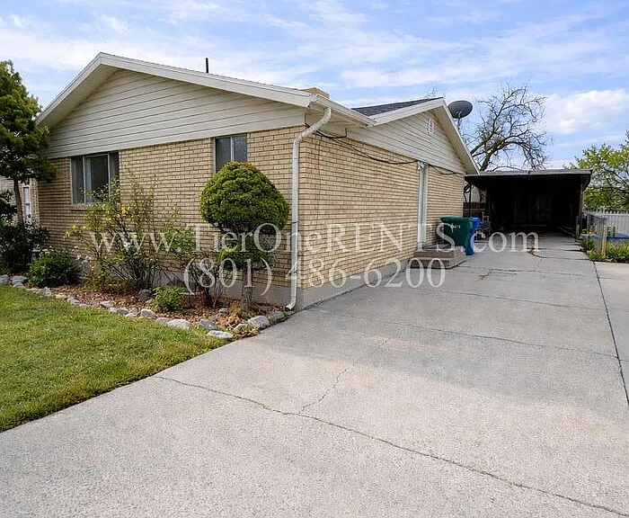 263 W 270 N #263 — Photo 4