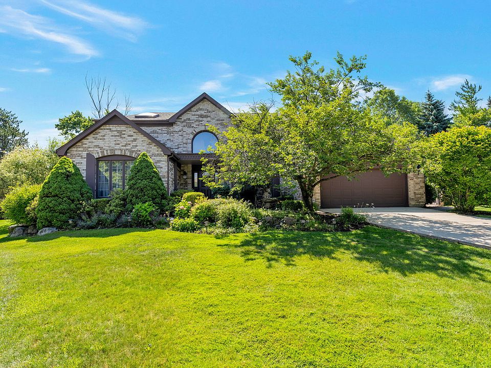 1st image of 2135 Phillips Dr