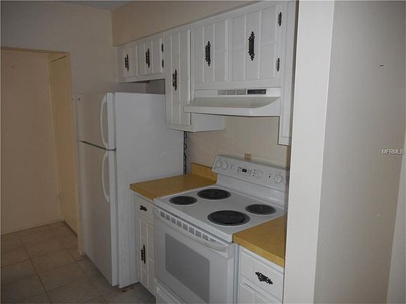 4th image of 22375 Edgewater Dr #B