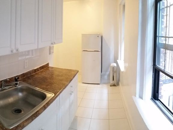 3rd image of 3762 80th St #3rd