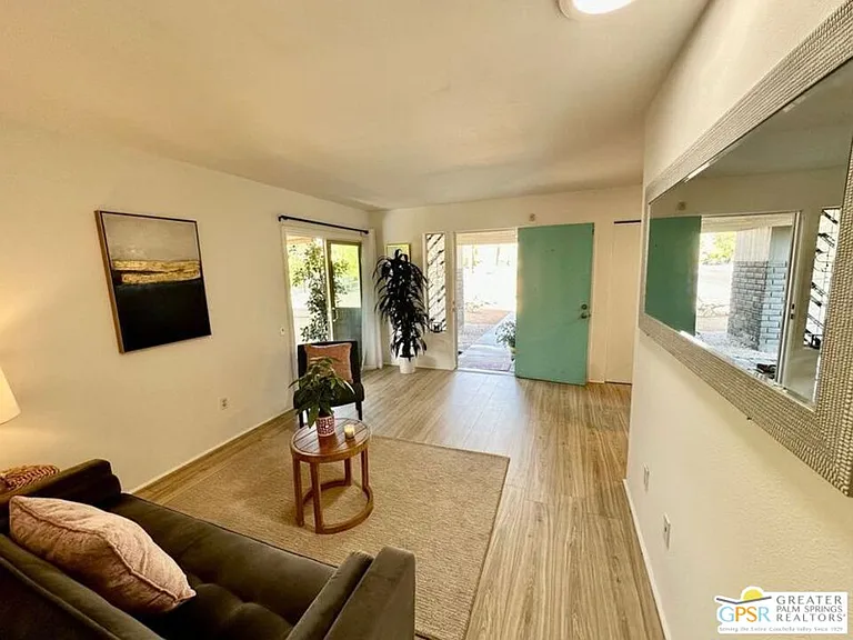 1533 S Sunflower Ct — Photo 4
