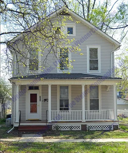 403 W Illinois St Photo 1