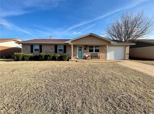 1704 Cleveland St, Altus, OK 73521