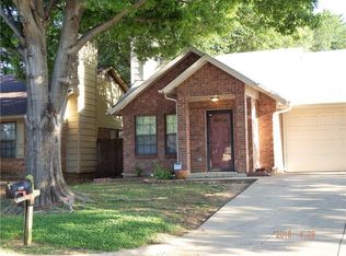 4214 Meadow Park Dr, Arlington, TX 76017