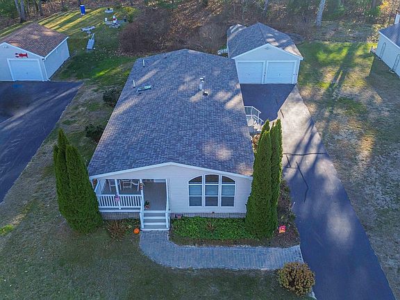 2nd image of 102 Fleetwood Drive