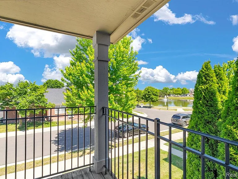 42682 Park Crescent Dr — Photo 35