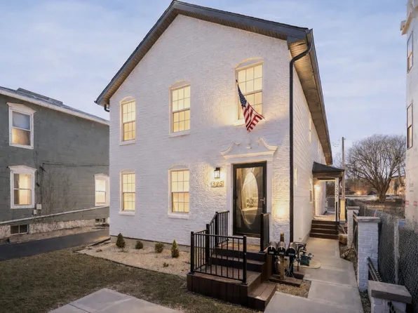 327 N Loomis St #327A, Naperville, IL 60540