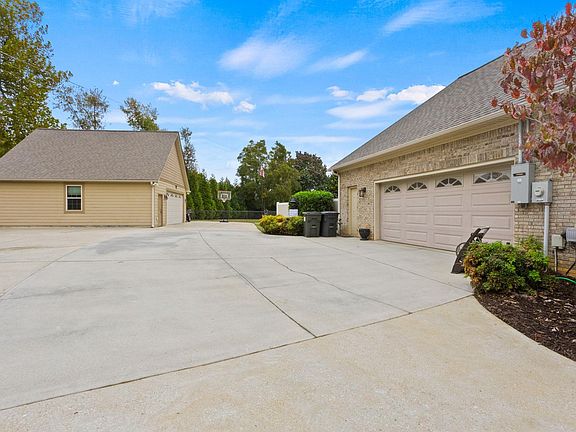 3rd image of 409 Wickham Way