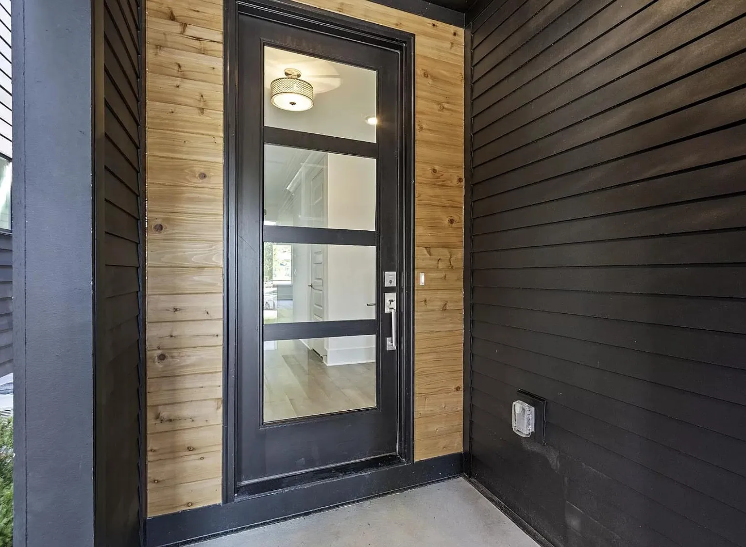217 Eastmoreland St — Photo 3
