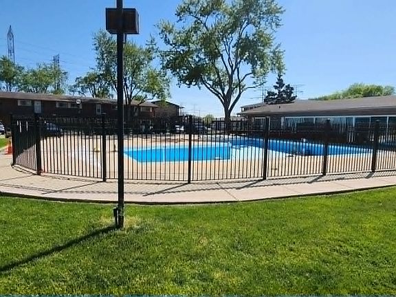 5th image of 1910 W Hatherleigh Ct APT 2E