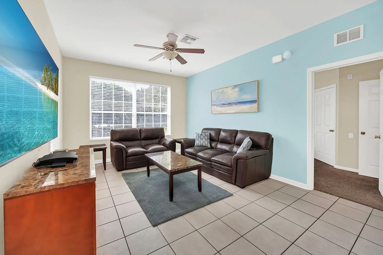 3 bed, 2.0 bath, 1399 sqft, $2,948 — Photo 4