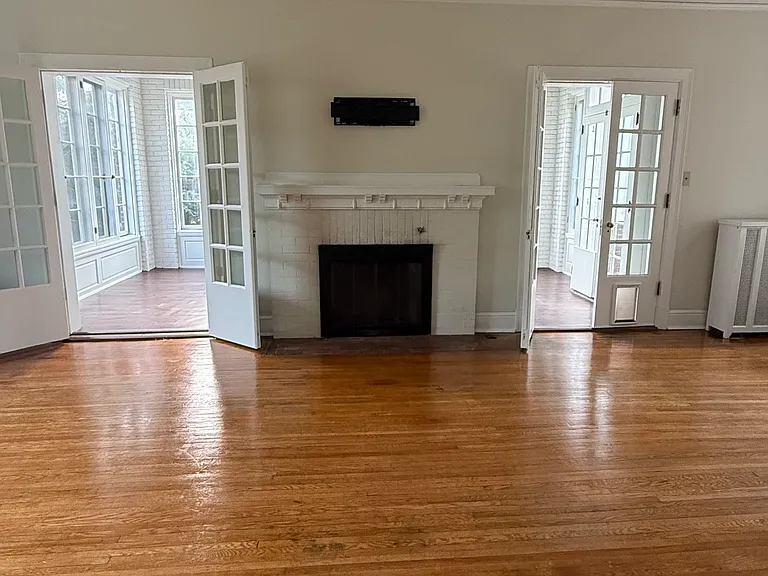 37 W Court St — Photo 7