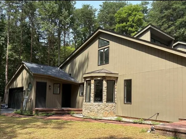 4814 Sweetbriar Rd, Greensboro, NC 27455