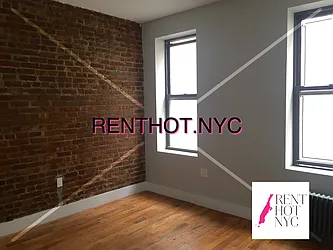 Rented by Weissman Realty