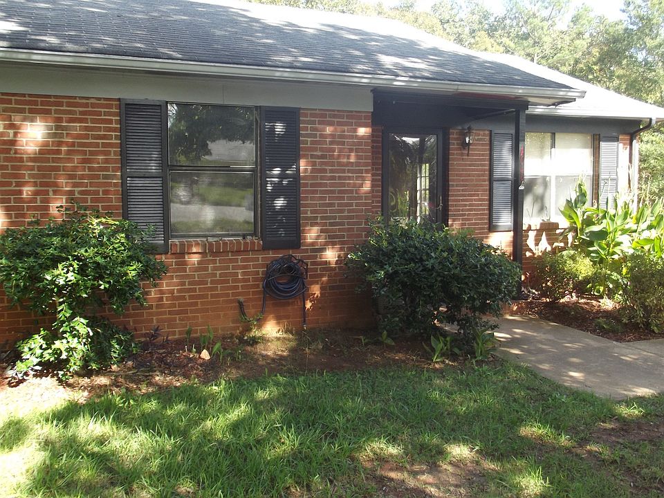 2nd image of 1049 Southland Dr