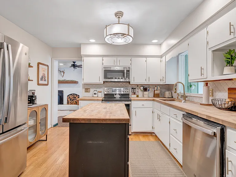 621 Aragona Dr — Photo 18