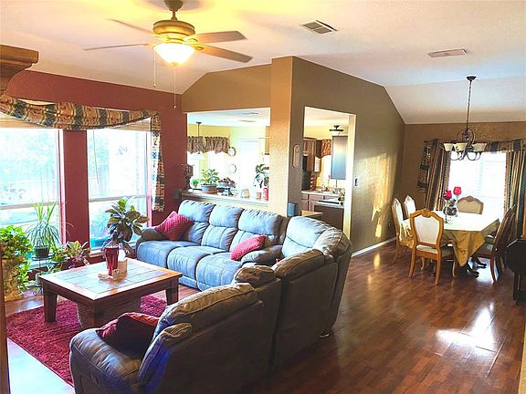 2nd image of 1004 Waterview Dr