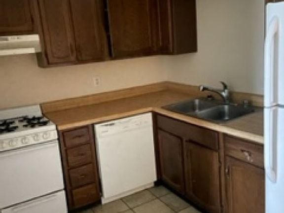 4th image of 410 W Highland Ct #K